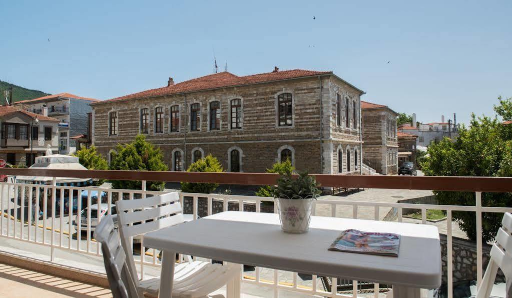 Michalis Apartments Polýgyros Exterior foto